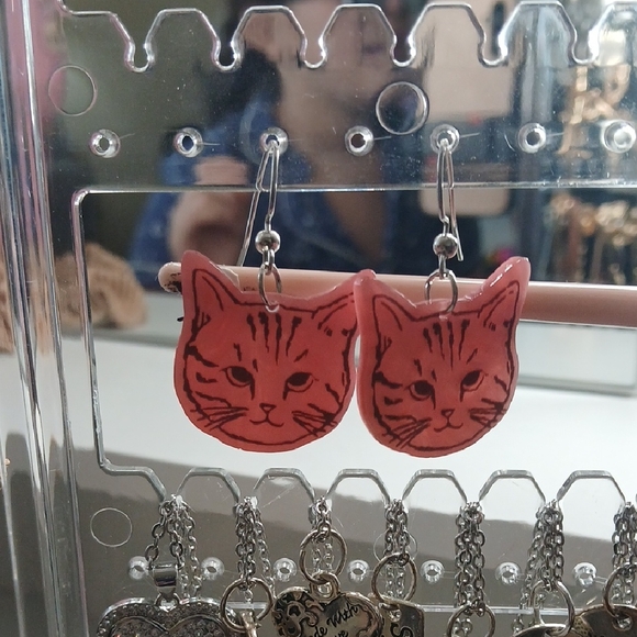 Cat Face Earrings - Pink - Picture 2 of 3